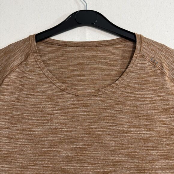Lululemon Men's In Sequence Brown Short Sleeve Shirt Size Medium - Picture 7 of 9